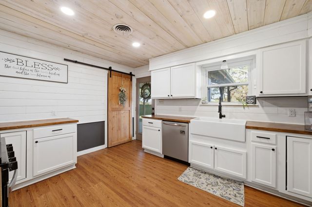 1704 S Houston Street, Kaufman, TX 75142