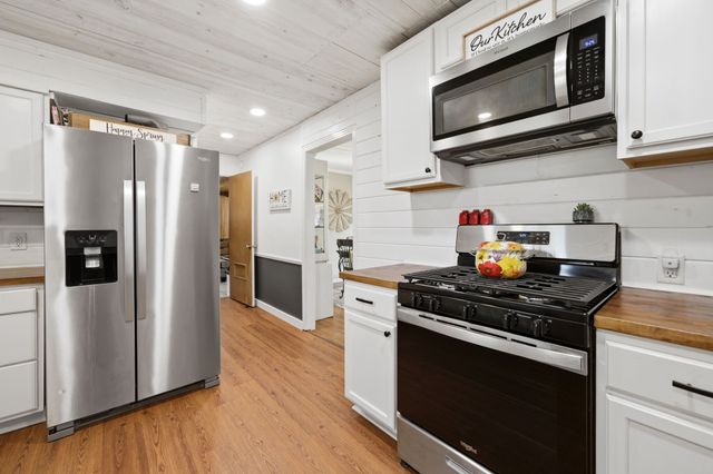 1704 S Houston Street, Kaufman, TX 75142