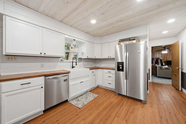 1704 S Houston Street, Kaufman, TX 75142