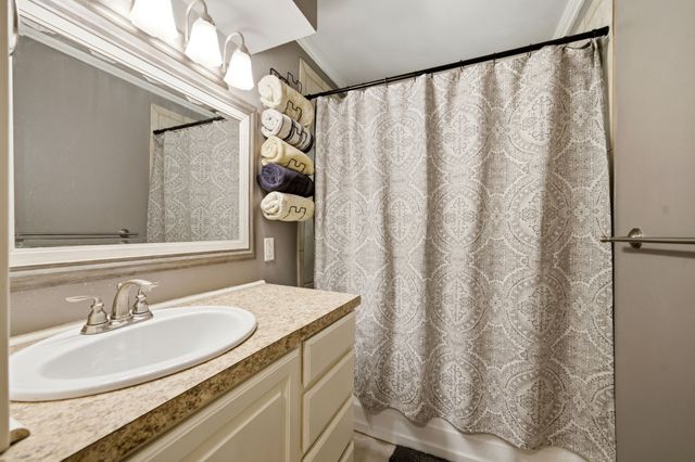 1704 S Houston Street, Kaufman, TX 75142