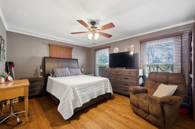 1704 S Houston Street, Kaufman, TX 75142