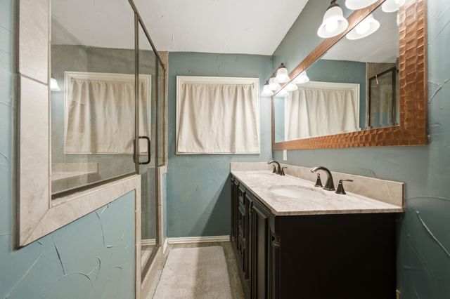 1704 S Houston Street, Kaufman, TX 75142