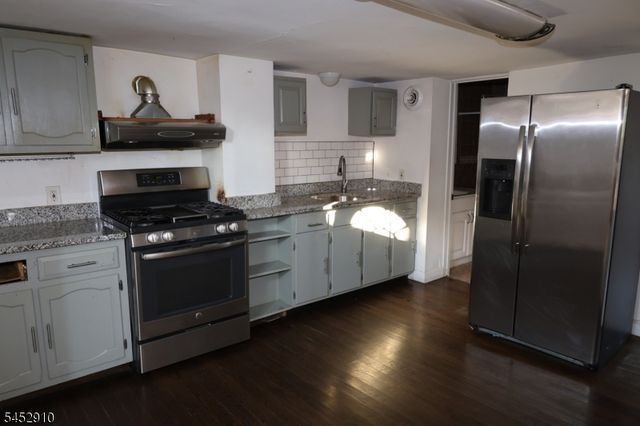 28 Warren St, North Plainfield Boro, NJ 07060