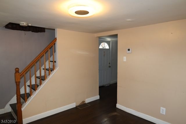 28 Warren St, North Plainfield Boro, NJ 07060