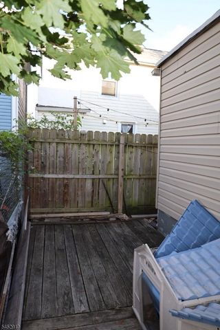 28 Warren St, North Plainfield Boro, NJ 07060