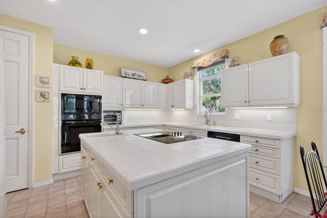 10 MONTERREY DRIVE, Palm Coast, FL 32137