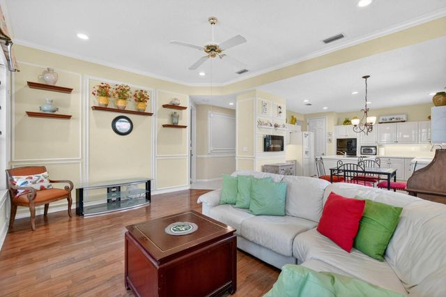 10 MONTERREY DRIVE, Palm Coast, FL 32137