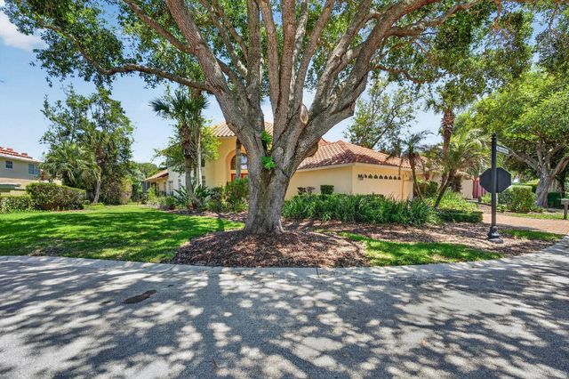 10 MONTERREY DRIVE, Palm Coast, FL 32137