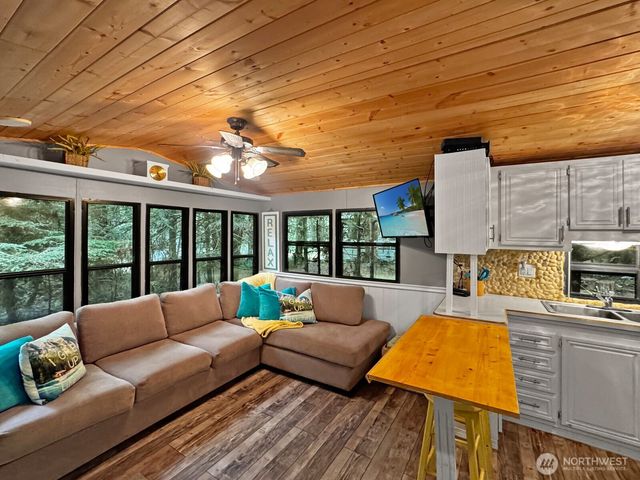 160 3 Big River Boulevard E, Deming, WA 98244