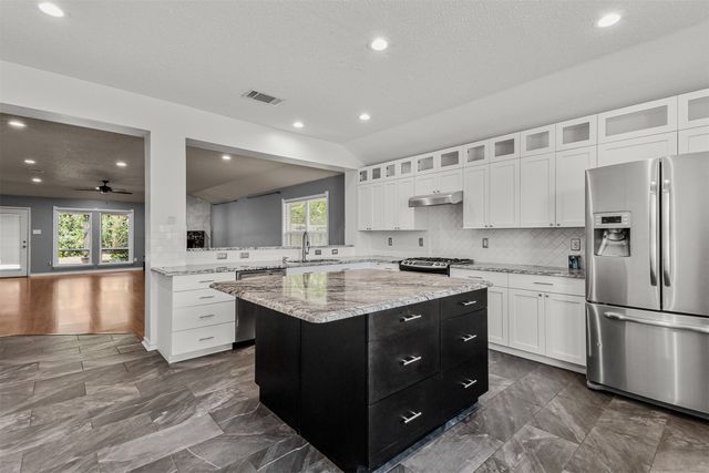 838 Oak Hollow Lane, Rockwall, TX 75087