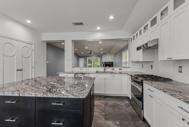 838 Oak Hollow Lane, Rockwall, TX 75087