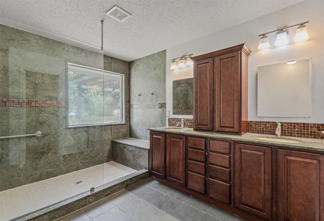 838 Oak Hollow Lane, Rockwall, TX 75087