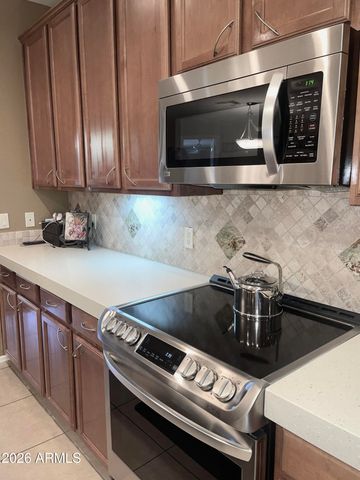 10655 N 9TH Street 110, Phoenix, AZ 85020