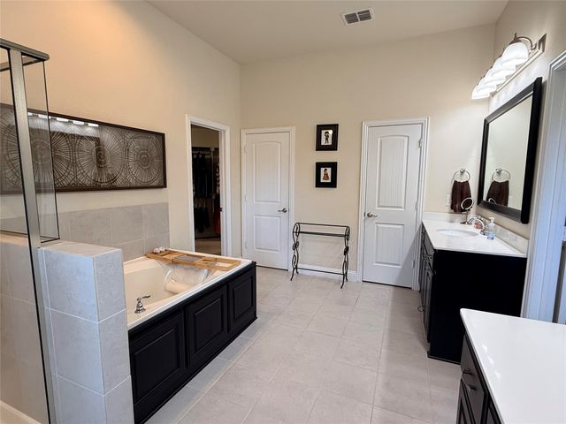 7310 Venice Drive 4, Grand Prairie, TX 75054