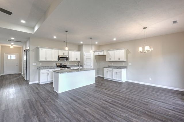 21 Bartow St, Decherd, TN 37324