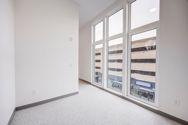 80 Middlesex St 306, Lowell, MA 01852