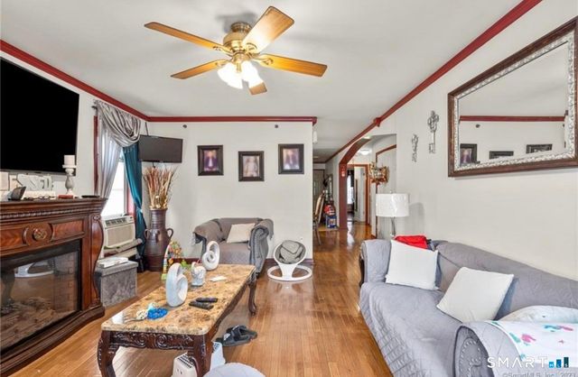 13 Button Street, New Haven, CT 06519