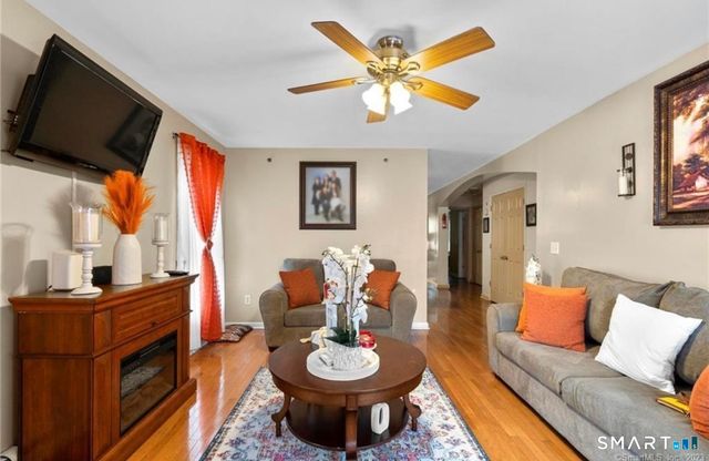 13 Button Street, New Haven, CT 06519
