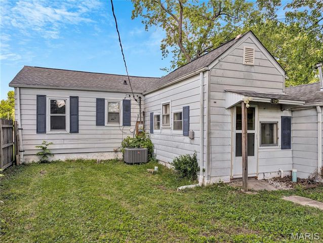 26 Fairway Drive, Fairview Heights, IL 62208