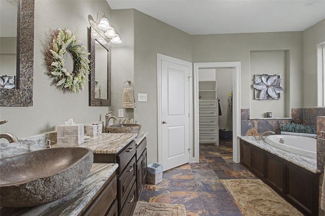 8550 Avenue L, Santa Fe, TX 77510