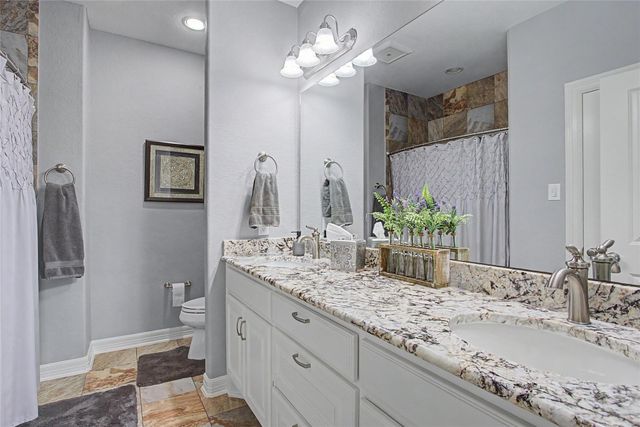 8550 Avenue L, Santa Fe, TX 77510