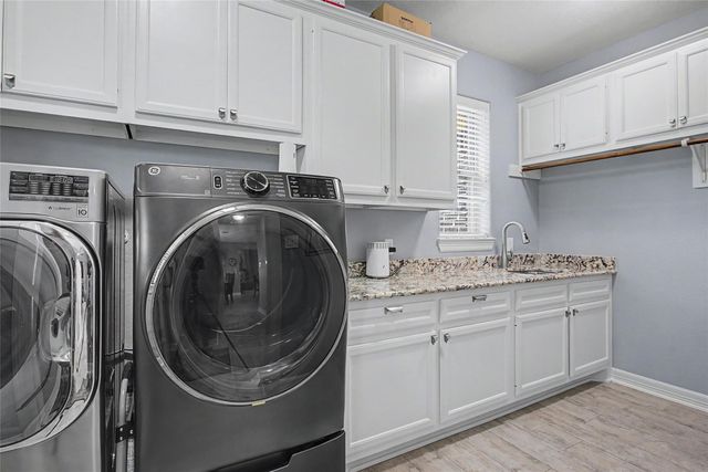 8550 Avenue L, Santa Fe, TX 77510