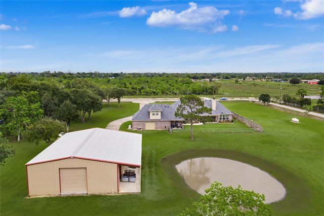 8550 Avenue L, Santa Fe, TX 77510