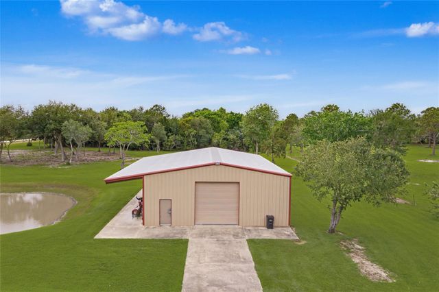 8550 Avenue L, Santa Fe, TX 77510