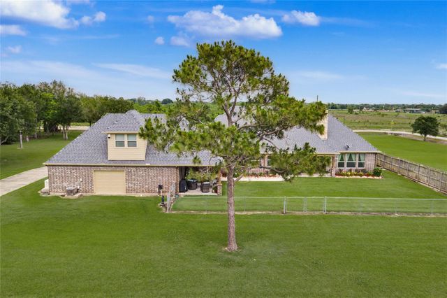 8550 Avenue L, Santa Fe, TX 77510