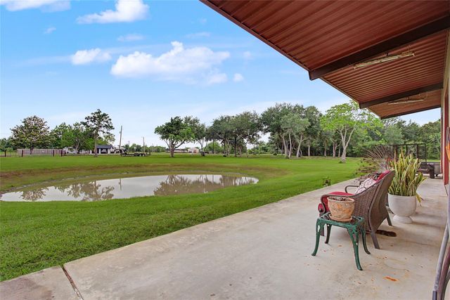 8550 Avenue L, Santa Fe, TX 77510
