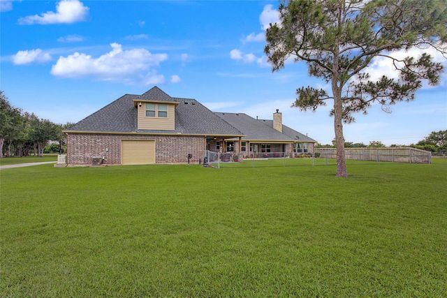 8550 Avenue L, Santa Fe, TX 77510