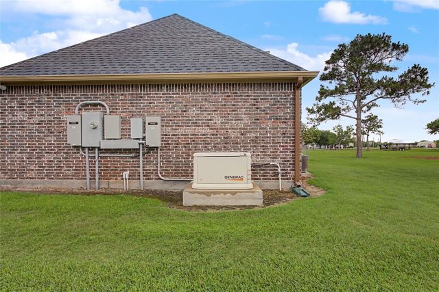 8550 Avenue L, Santa Fe, TX 77510