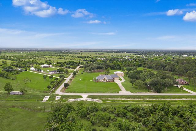 8550 Avenue L, Santa Fe, TX 77510