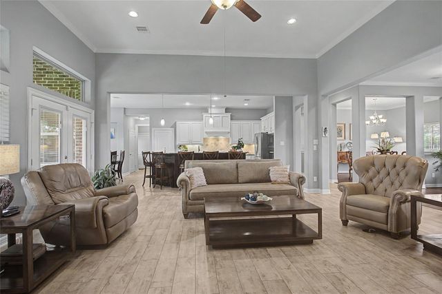 8550 Avenue L, Santa Fe, TX 77510