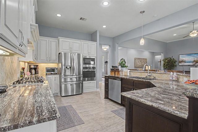8550 Avenue L, Santa Fe, TX 77510
