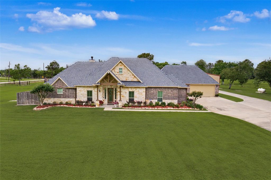 8550 Avenue L, Santa Fe, TX 77510