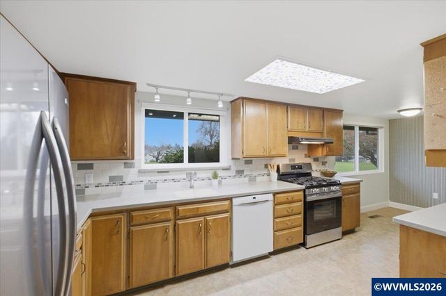 12432 SW King George Dr, King City, OR 97224