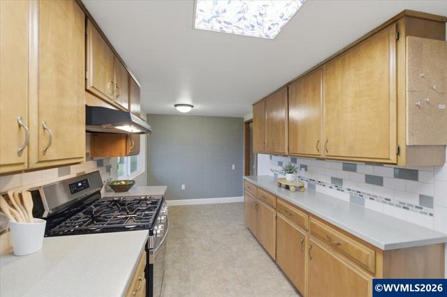 12432 SW King George Dr, King City, OR 97224