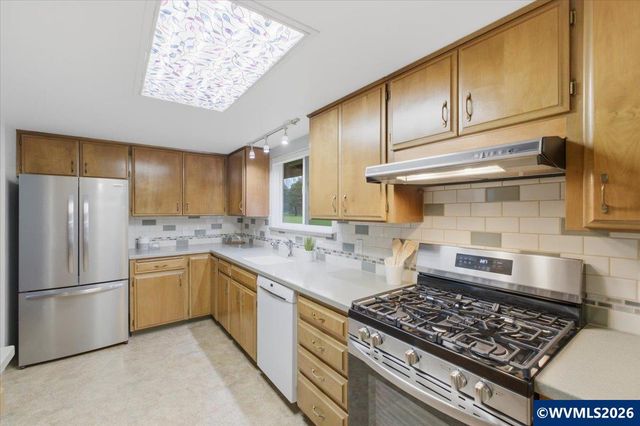 12432 SW King George Dr, King City, OR 97224