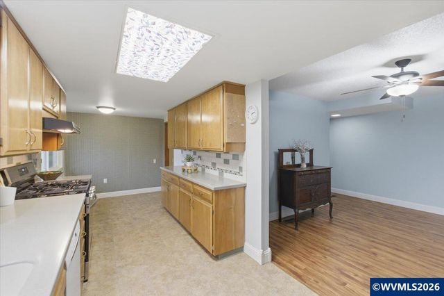 12432 SW King George Dr, King City, OR 97224