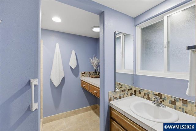 12432 SW King George Dr, King City, OR 97224