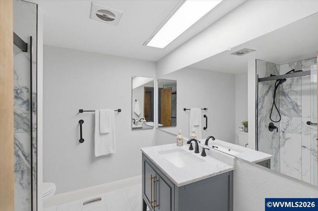 12432 SW King George Dr, King City, OR 97224