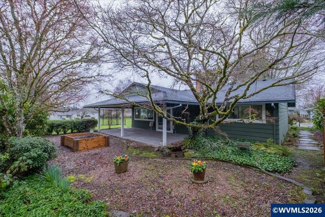 12432 SW King George Dr, King City, OR 97224