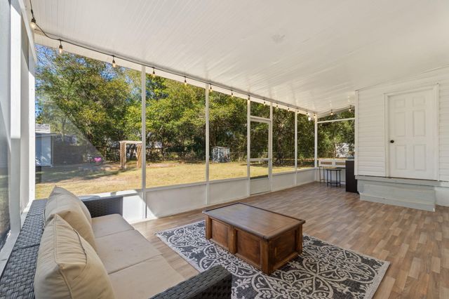 135 Moriarty Street, Fort Walton Beach, FL 32548