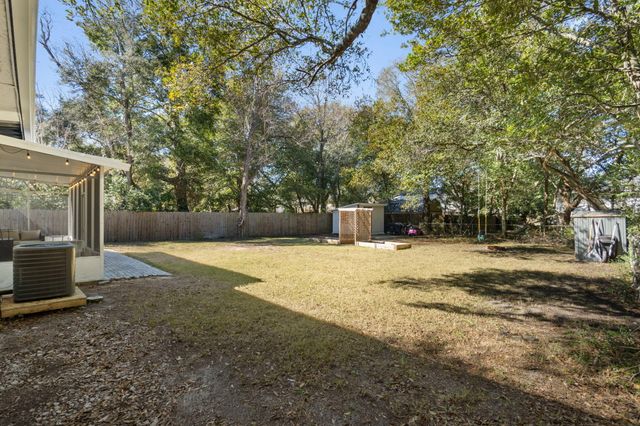 135 Moriarty Street, Fort Walton Beach, FL 32548