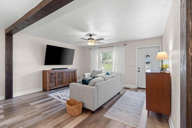 135 Moriarty Street, Fort Walton Beach, FL 32548