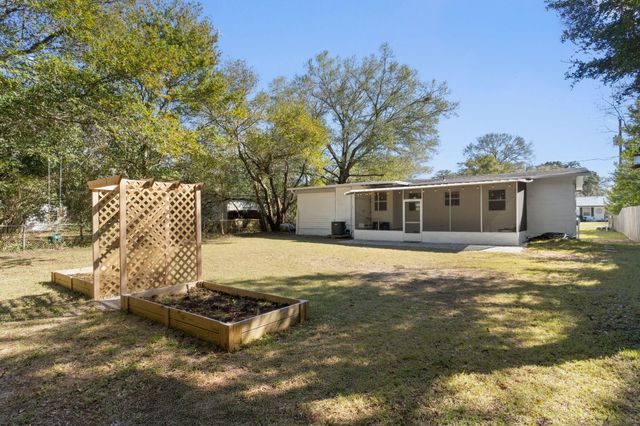 135 Moriarty Street, Fort Walton Beach, FL 32548