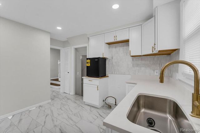 17217 Plainview Avenue, Detroit, MI 48219