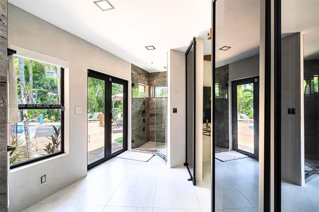 1675 Coral Gardens Dr, Wilton Manors, FL 33334