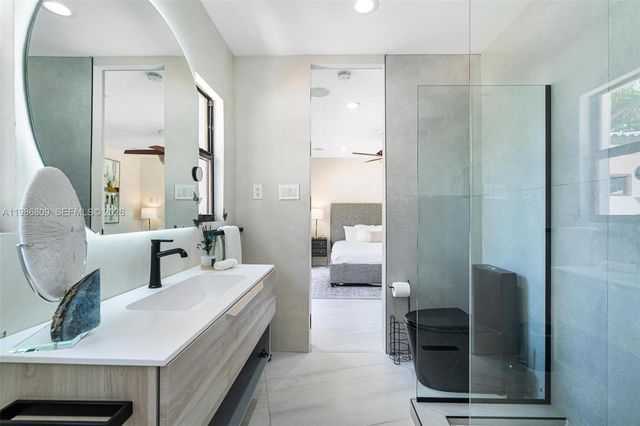 1675 Coral Gardens Dr, Wilton Manors, FL 33334